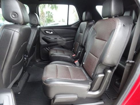 Used 2022 Chevrolet Traverse High Country FWD image 9