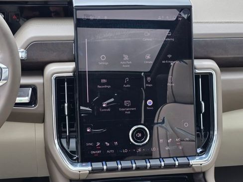 New 2026 GMC Yukon XL Denali w/ Denali Reserve Package AWD/4WD image 9
