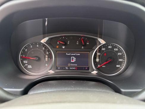 Used 2023 GMC Acadia SLE w/ Driver Convenience Package FWD image 14