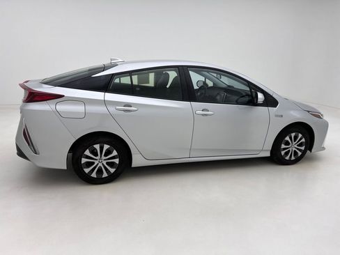 Used 2021 Toyota Prius Prime XLE image 10