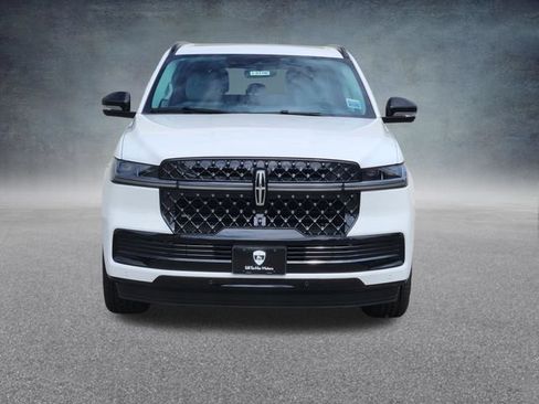 New 2026 Lincoln Navigator L Reserve w/ Jet Appearance Package AWD/4WD image 2