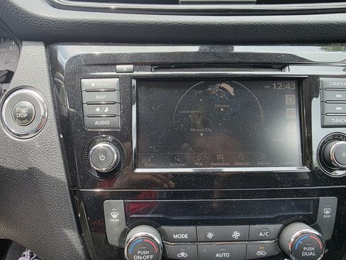 Used 2018 Nissan Rogue SL FWD image 5