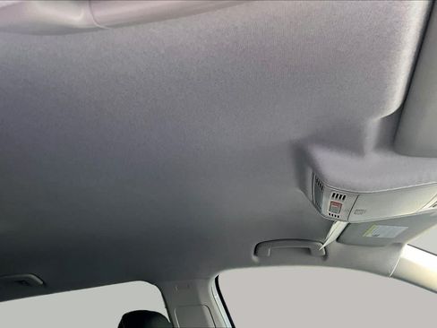 Used 2021 Volkswagen Tiguan SE FWD image 14