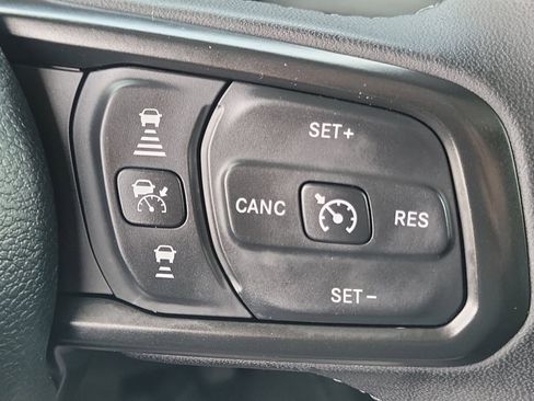 Used 2025 Jeep Wrangler Unlimited Rubicon image 9