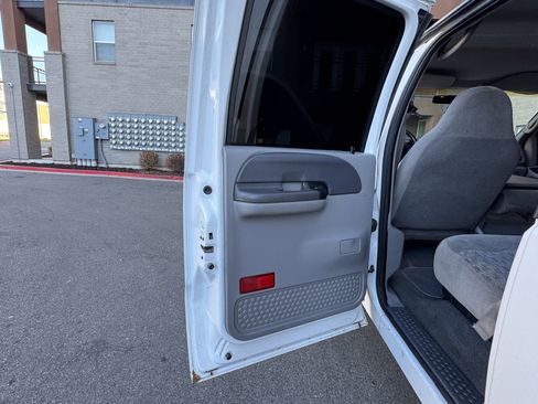 Used 1999 Ford F250 XLT image 26