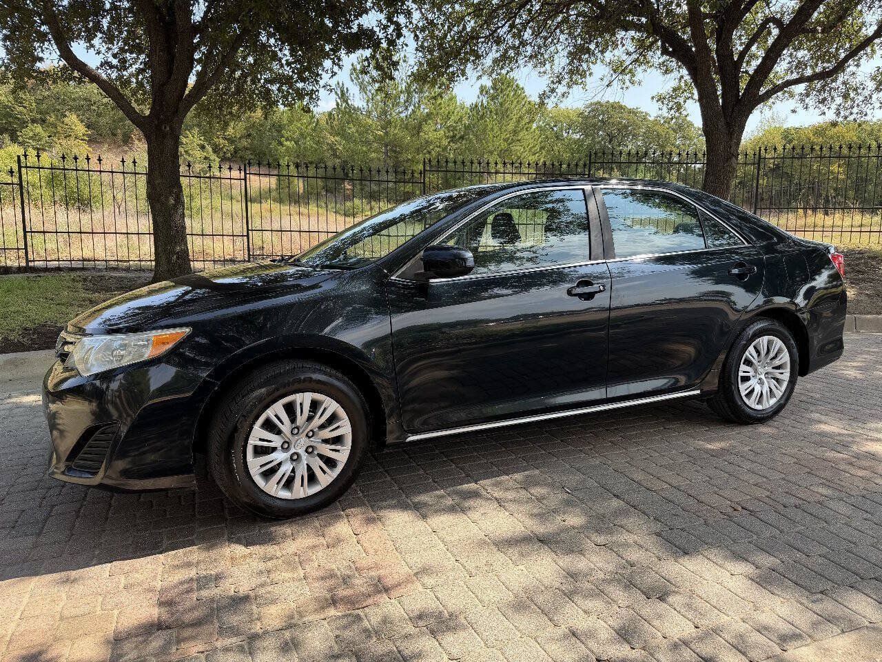 Used 2012 Toyota Camry LE FWD image 8