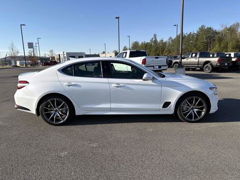 Used 2025 Genesis G70 2.5T image 4