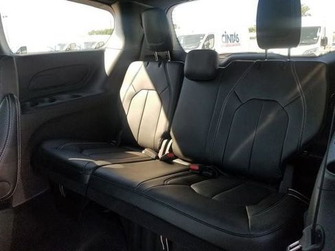 New 2026 Chrysler Voyager LX image 10