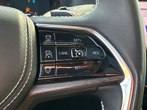 Used 2023 Jeep Grand Cherokee Overland w/ MOPAR Finishing Package image 21