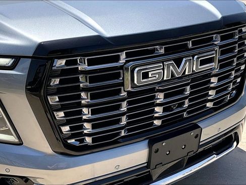 Used 2025 GMC Yukon XL Denali Ultimate AWD/4WD image 33
