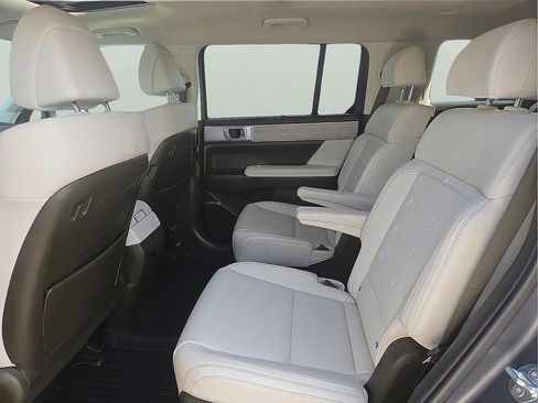 Used 2025 Hyundai Santa Fe Calligraphy image 14