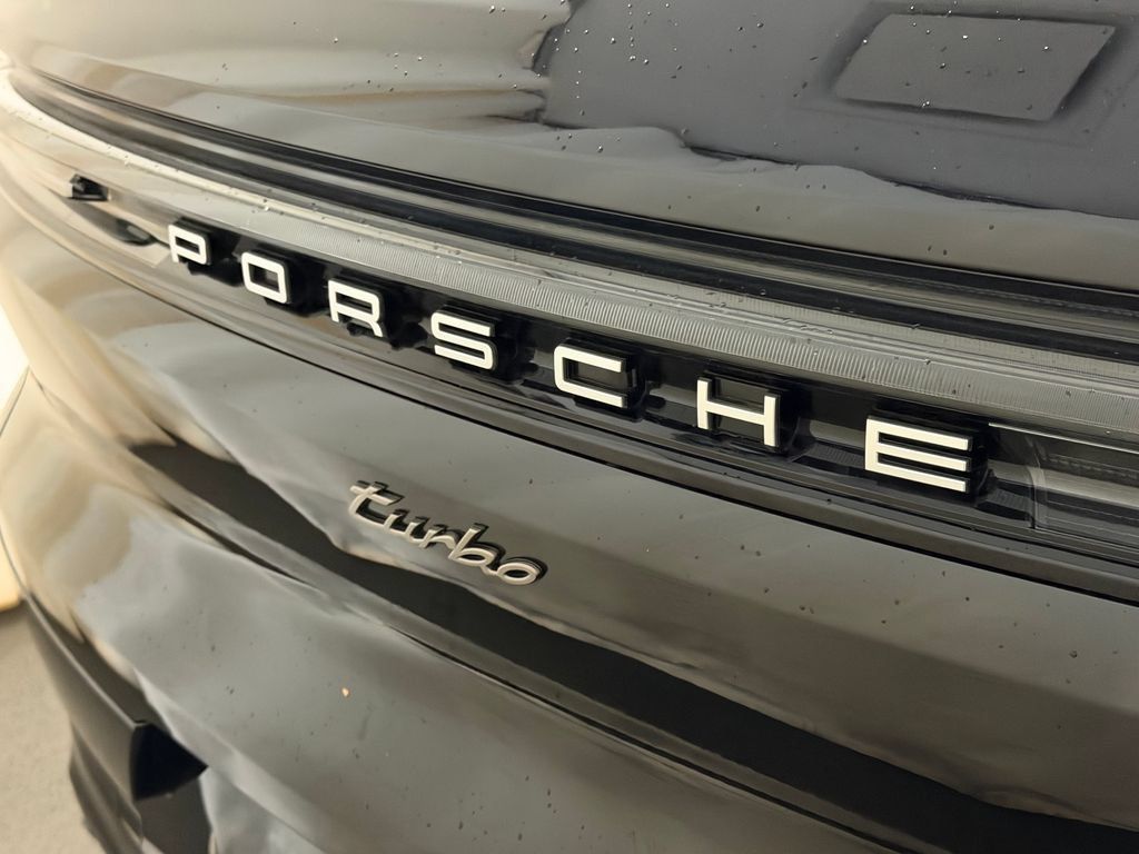 Certified 2025 Porsche Cayenne Turbo AWD/4WD image 25