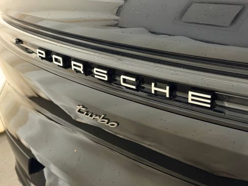 Used 2025 Porsche Cayenne Turbo AWD/4WD image 25