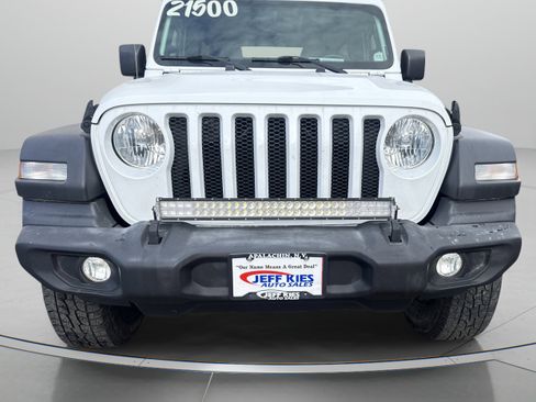 Used 2019 Jeep Wrangler Unlimited Sport S image 2