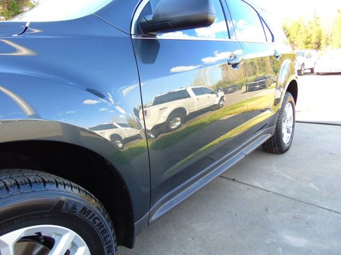 Used 2017 Chevrolet Equinox LS AWD/4WD image 61