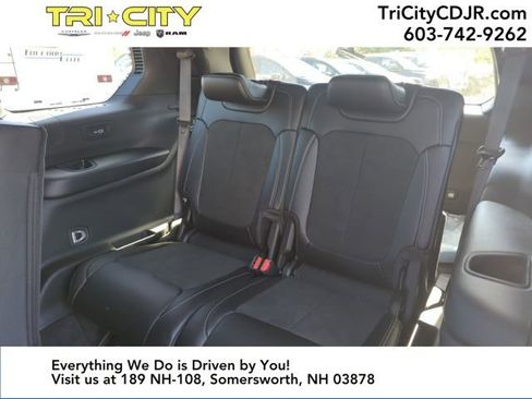 New 2025 Jeep Grand Cherokee L Laredo image 25