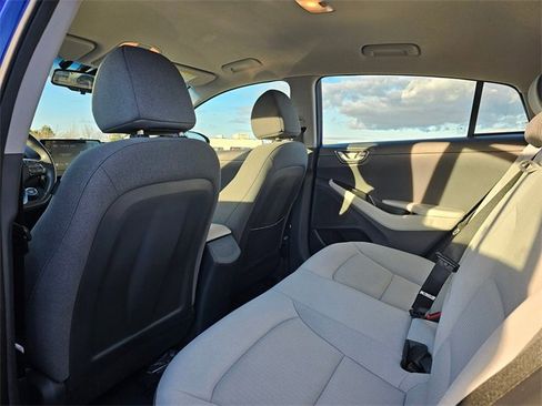 Used 2022 Hyundai Ioniq SE image 12