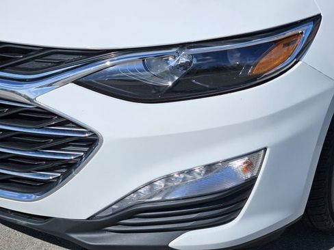 Used 2021 Chevrolet Malibu LT image 9