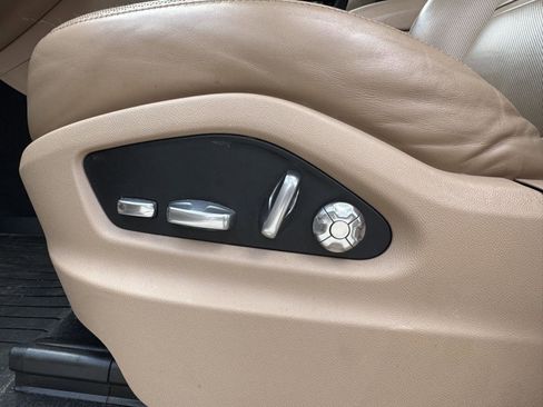 Used 2020 Porsche Cayenne image 8