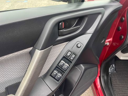 Used 2018 Subaru Forester 2.5i w/ Alloy Wheel Package image 18