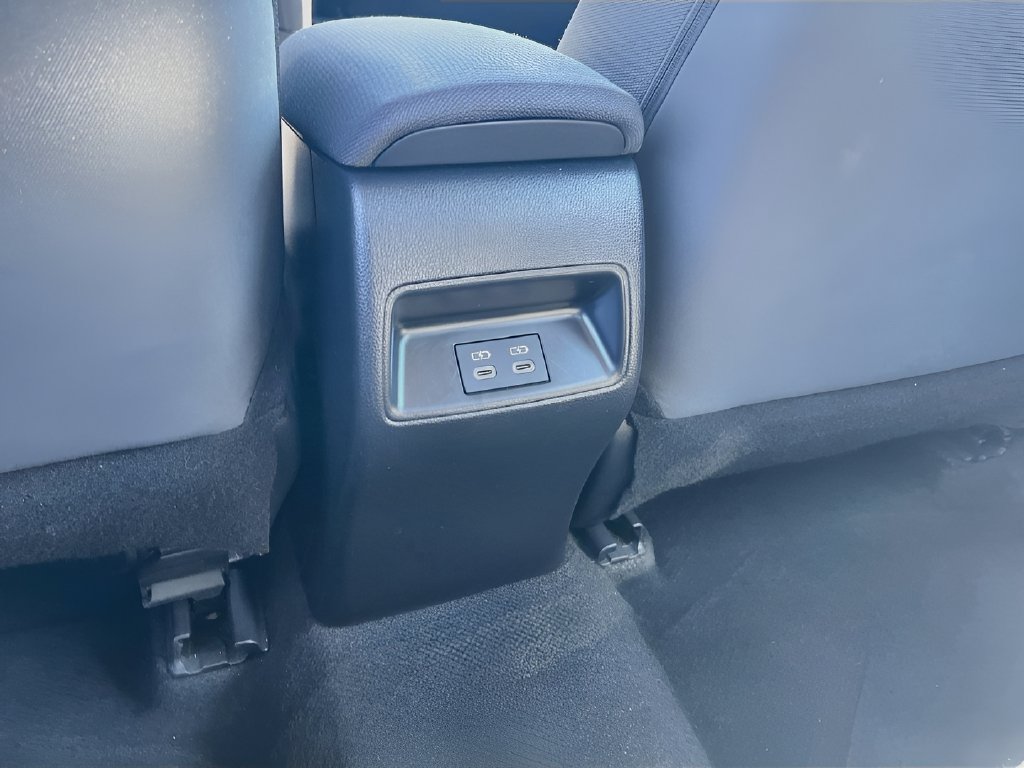 Used 2025 Toyota Corolla LE FWD image 30