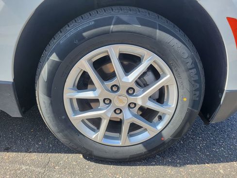 Used 2024 Chevrolet Equinox LT AWD/4WD image 29