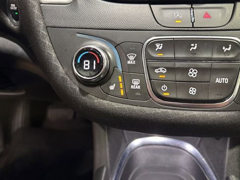 Used 2024 Chevrolet Malibu LT FWD image 30