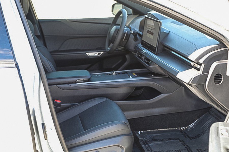 Used 2026 Lexus ES 350h w/ Convenience Package FWD image 16