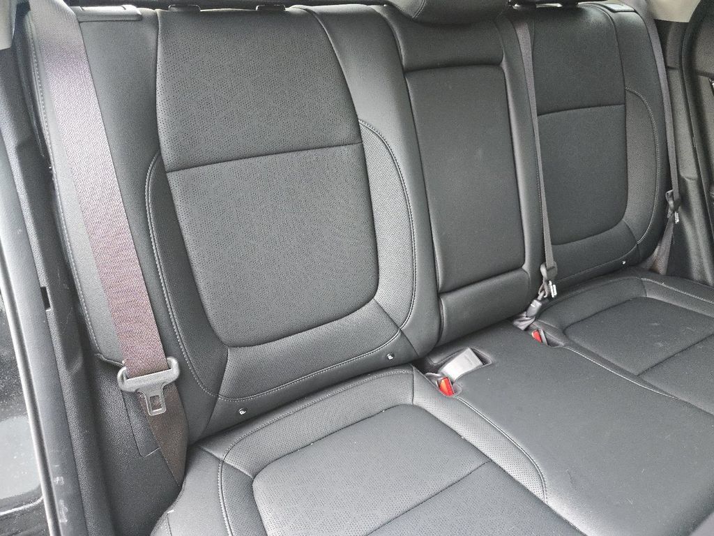 Used 2024 Kia Seltos EX FWD image 19