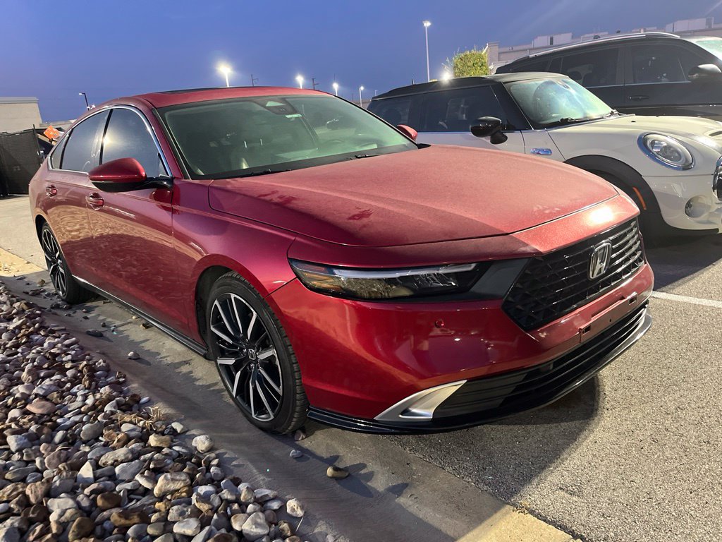 Used 2023 Honda Accord Touring image 2