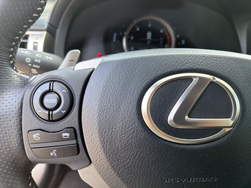 Used 2016 Lexus IS 200t w/ F Sport Package RWD image 10