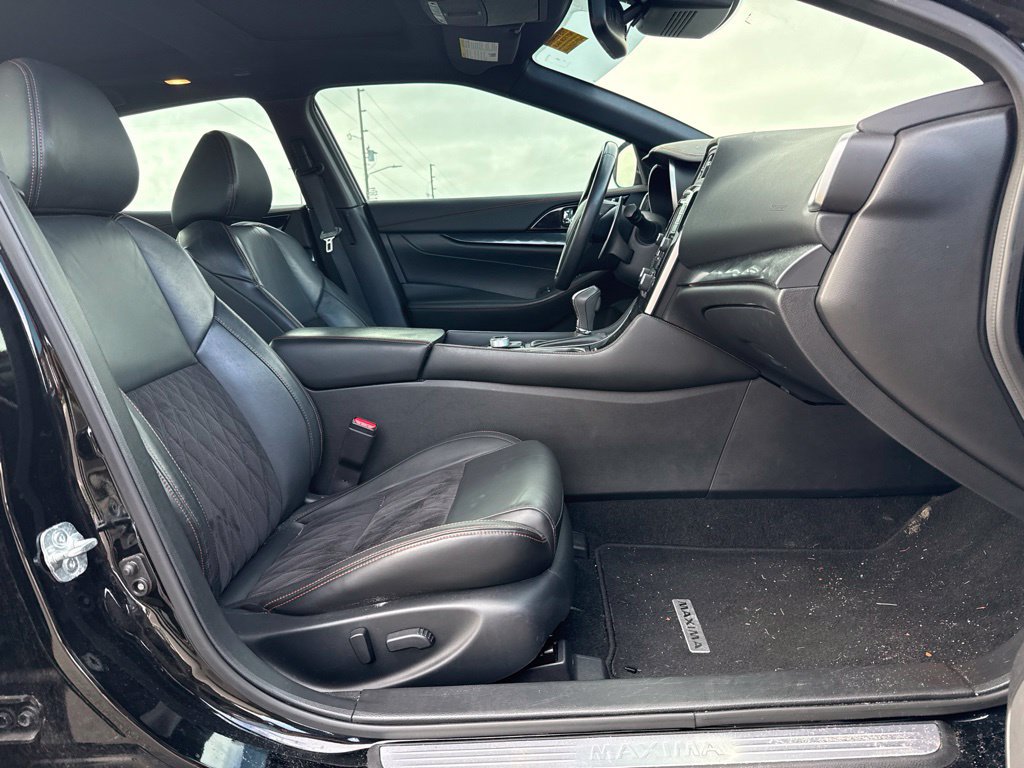 Used 2020 Nissan Maxima SR w/ Sport Mat Group FWD image 10