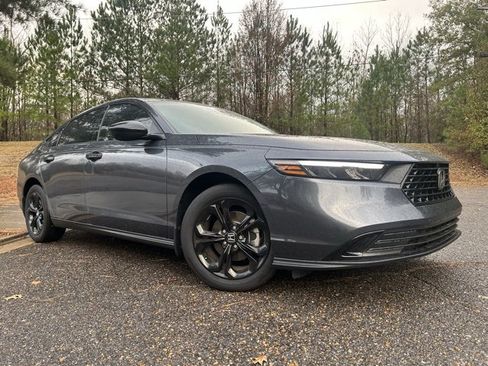 Used 2025 Honda Accord SE image 9