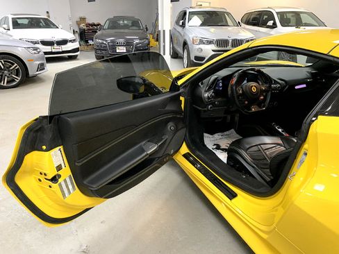 Used 2017 Ferrari 488 Spider image 11