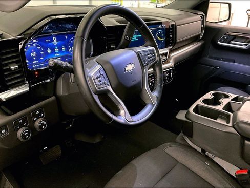 Used 2024 Chevrolet Silverado 1500 LT image 12