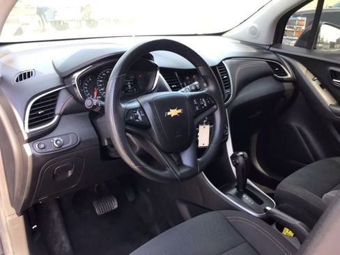 Used 2021 Chevrolet Trax LS w/ Tint and Cruise Package FWD image 6