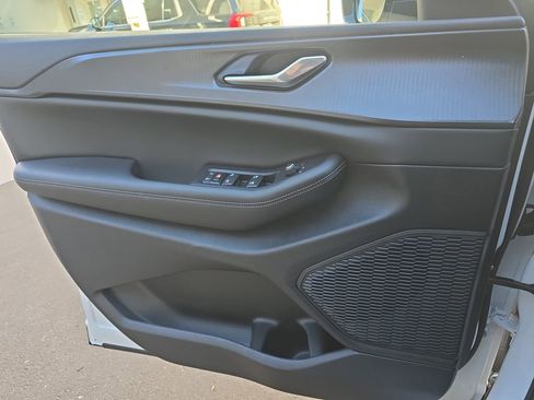 New 2025 Jeep Grand Cherokee 4WD image 27