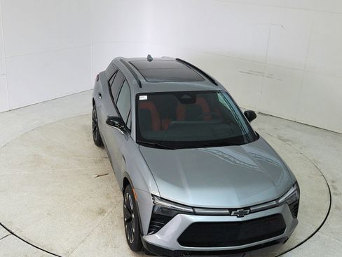 New 2025 Chevrolet Blazer EV RS image 14