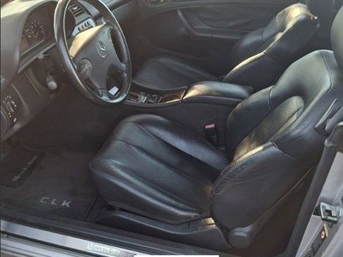 Used 2002 Mercedes-Benz CLK 320 Cabriolet image 4