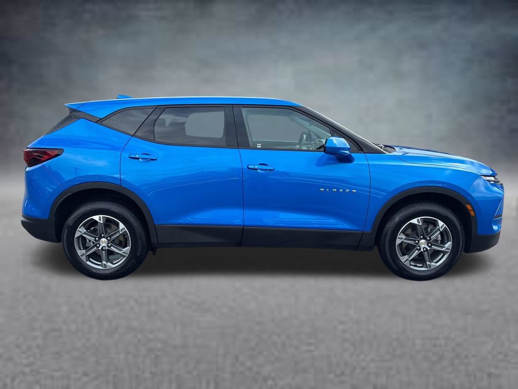 Used 2025 Chevrolet Blazer LT AWD/4WD image 7