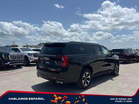 New 2026 GMC Yukon XL AT4 Ultimate AWD/4WD image 7
