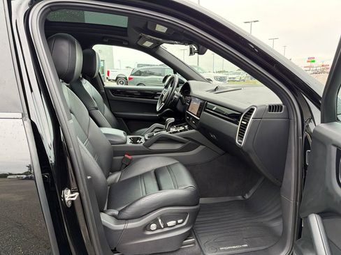 Used 2021 Porsche Cayenne AWD/4WD image 21