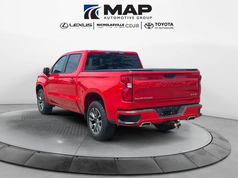 Used 2023 Chevrolet Silverado 1500 RST w/ Z71 Off-Road Package AWD/4WD image 3