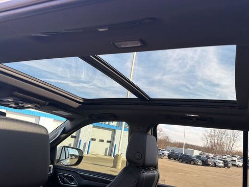 Used 2021 Chevrolet Tahoe LT w/ LT Signature Package image 15