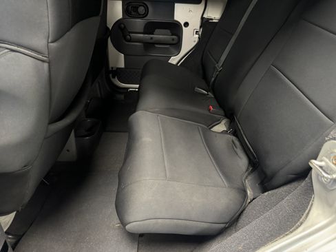 Used 2007 Jeep Wrangler Unlimited X image 11