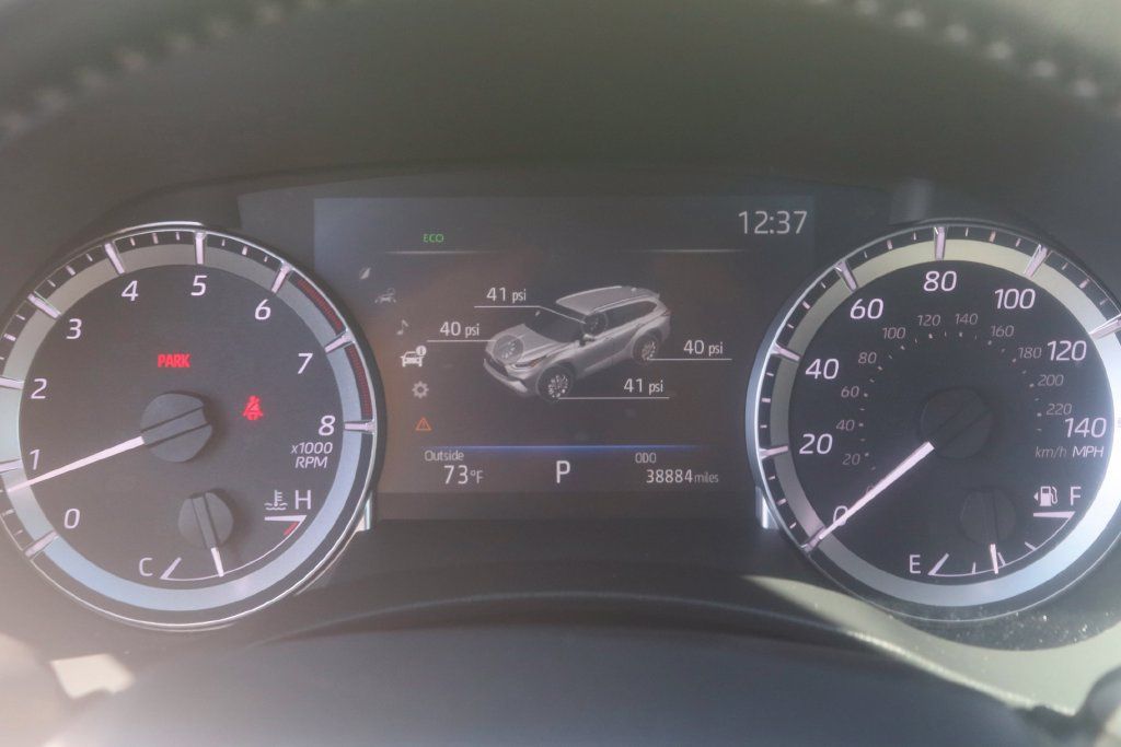 Used 2023 Toyota Highlander XLE AWD/4WD image 36
