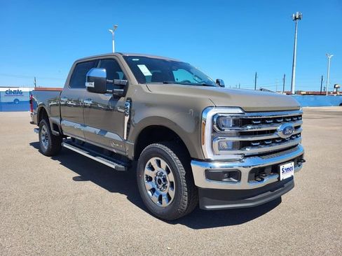 New 2026 Ford F250 Lariat w/ Chrome Package image 17