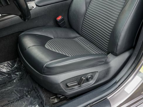 Used 2022 Toyota Camry SE image 18