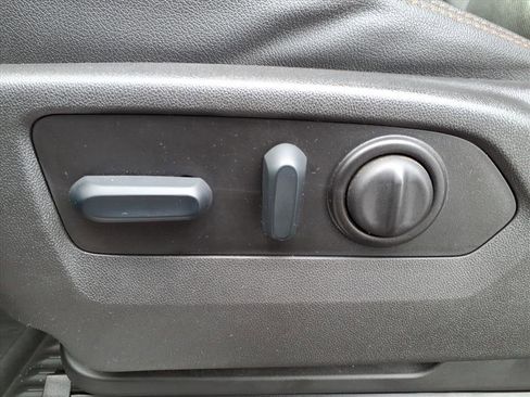 Used 2023 GMC Sierra 2500 AT4 image 17