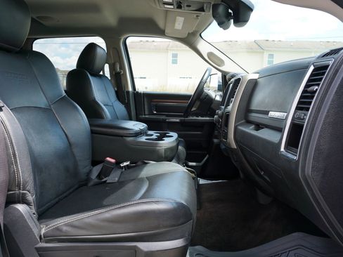 Used 2014 RAM 1500 Laramie w/ Convenience Group AWD/4WD image 14